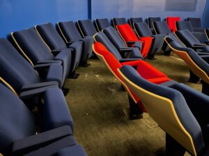 Fourniture et installation de fauteuils de théâtre et fauteuils de cinéma MANON