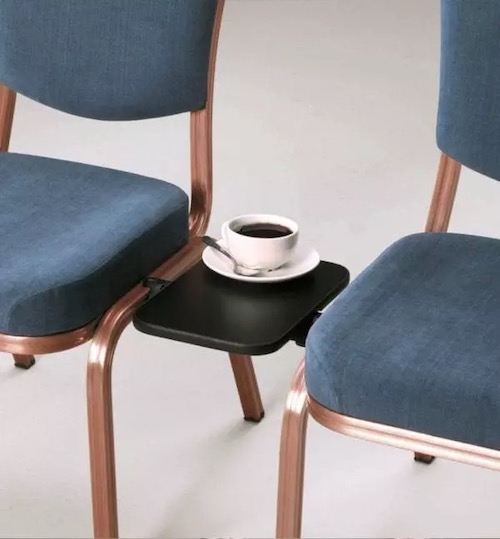 Tablette d'espacement entre chaise